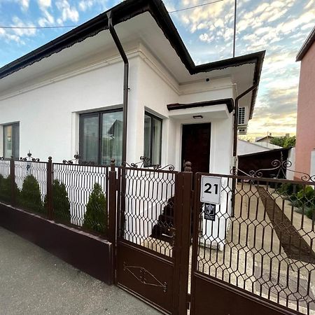 Premier Rooms Ploieşti Buitenkant foto