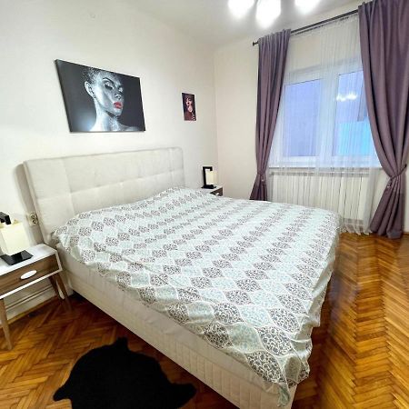 Premier Rooms Ploieşti Buitenkant foto
