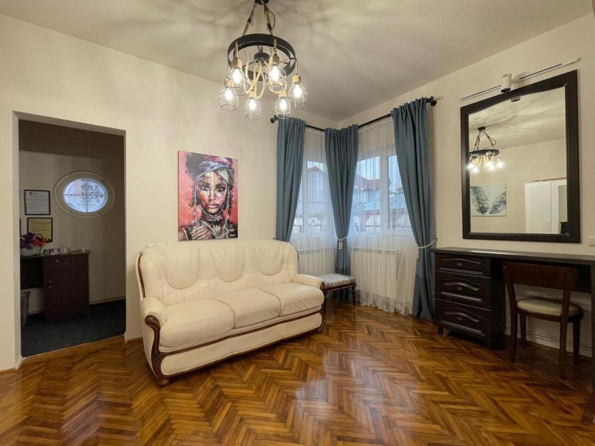 Premier Rooms Ploieşti Buitenkant foto