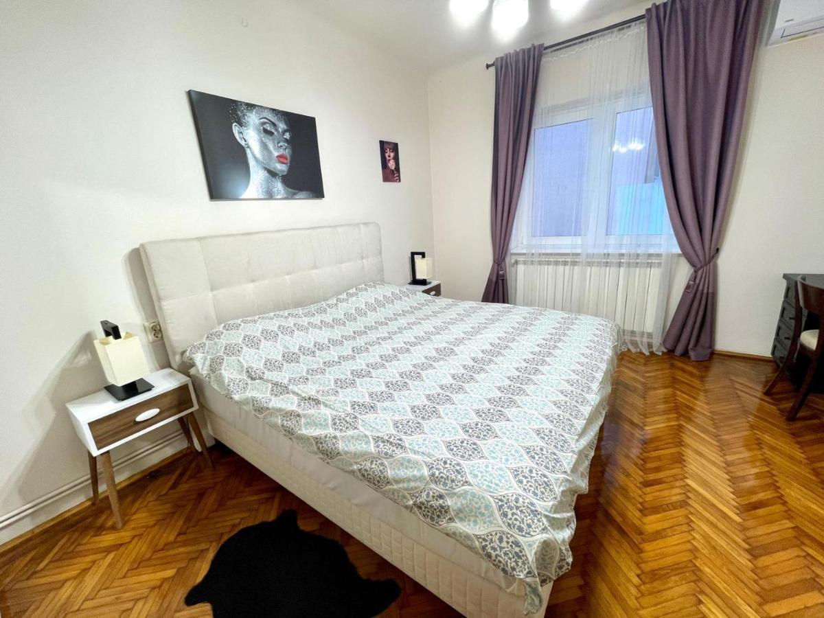 Premier Rooms Ploieşti Buitenkant foto